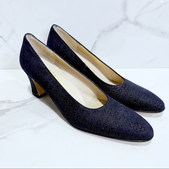 Salvatore Ferragamo Vintage Navy Almond Toe Art Deco Heels - Picture 8 of 11